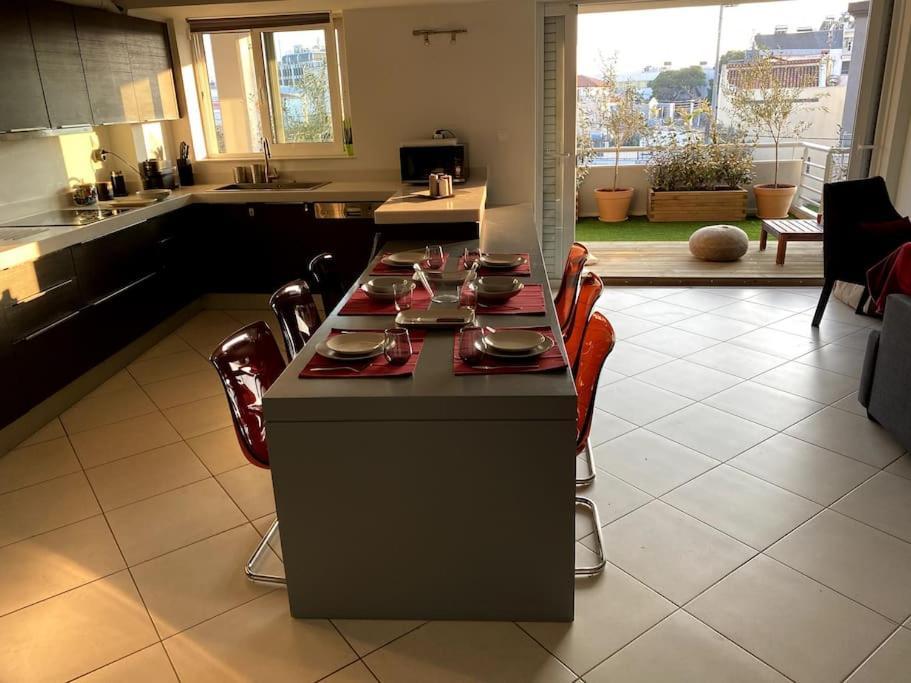 Spacious And Sunkissed 3br & 2 Bathrooms Apartment