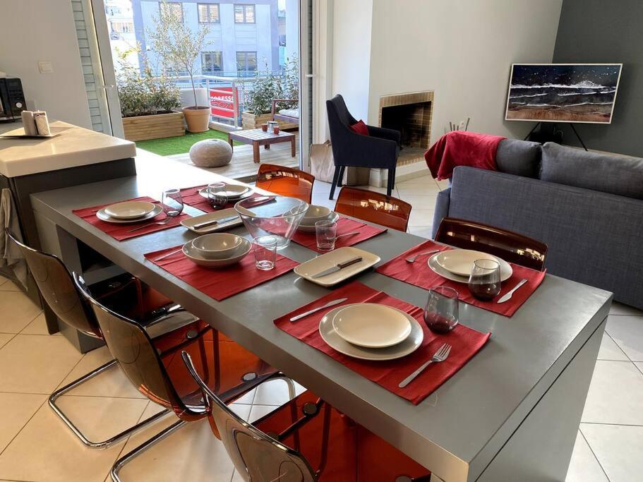 Spacious And Sunkissed 3br & 2 Bathrooms Apartment *