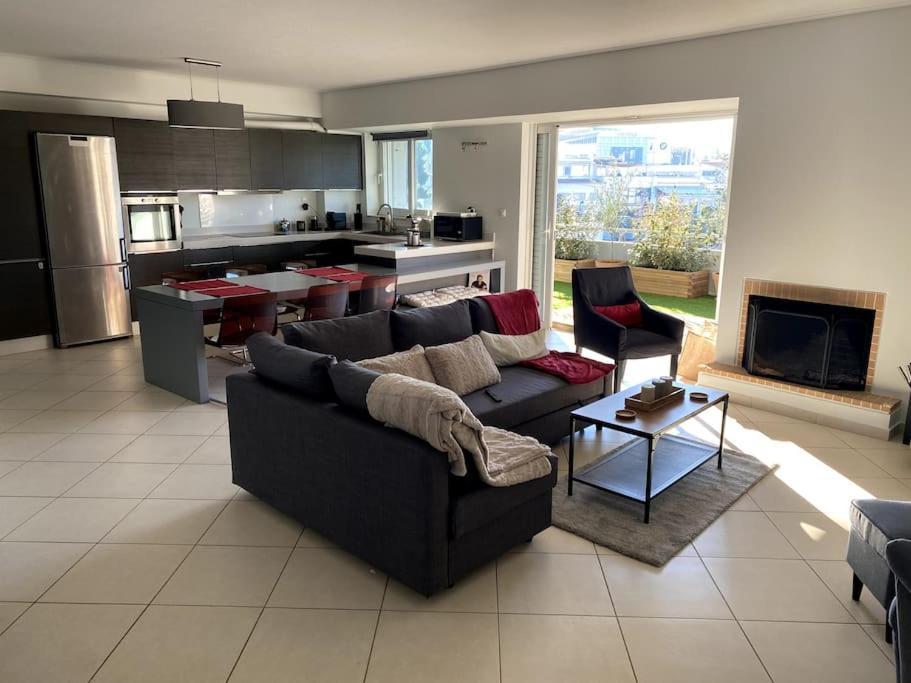 Apartment Spacious And Sunkissed 3br & 2 Bathrooms