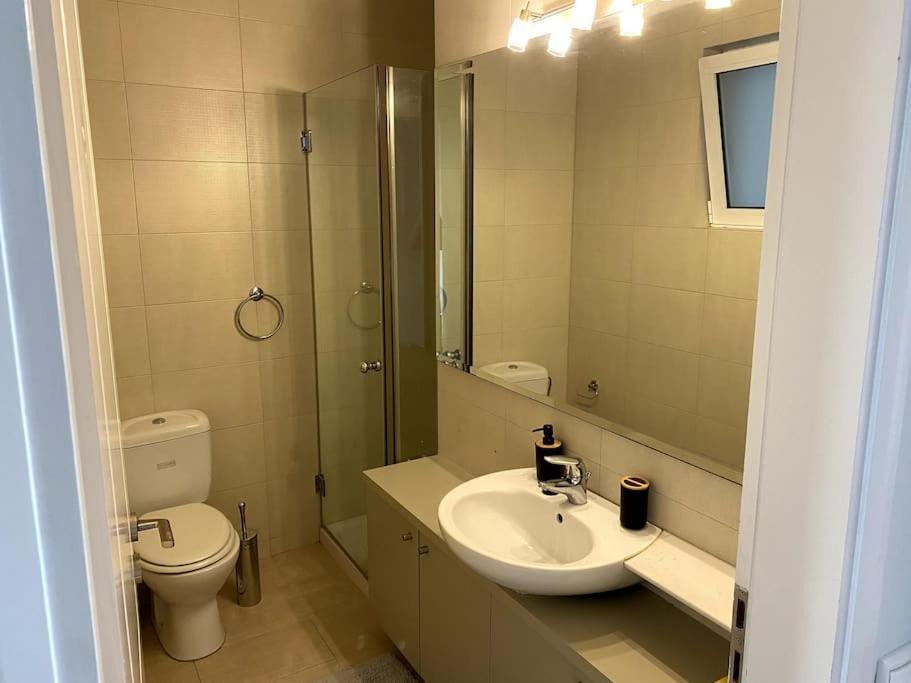 Spacious And Sunkissed 3br & 2 Bathrooms Athens