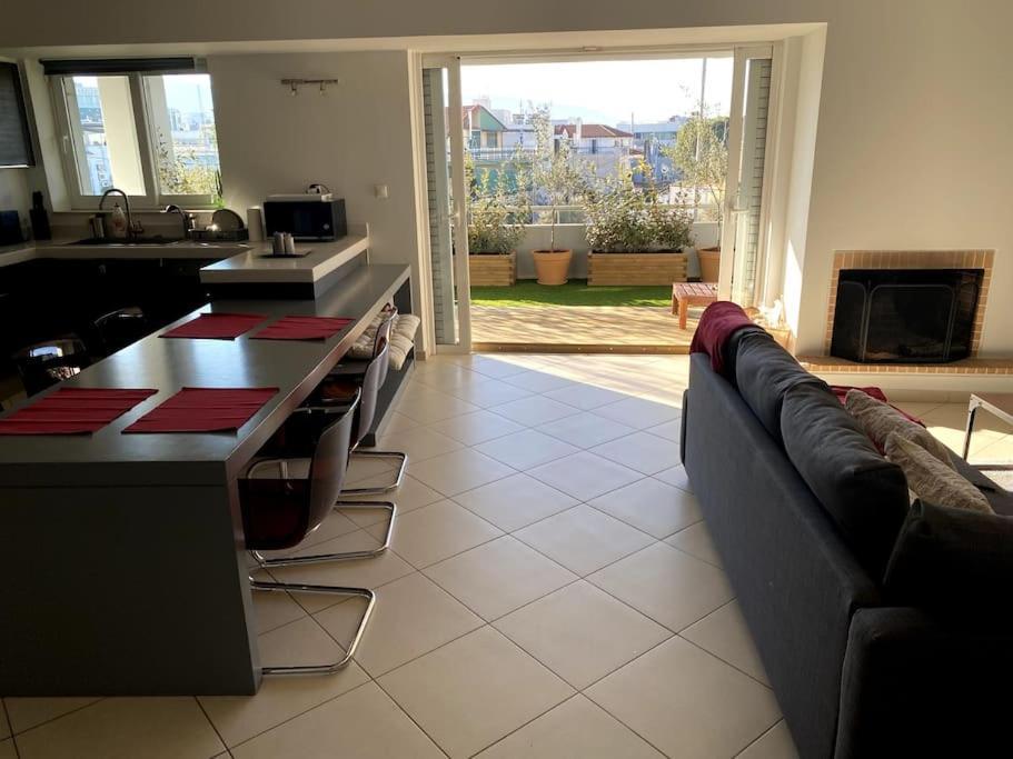 Spacious And Sunkissed 3br & 2 Bathrooms Apartment Athens