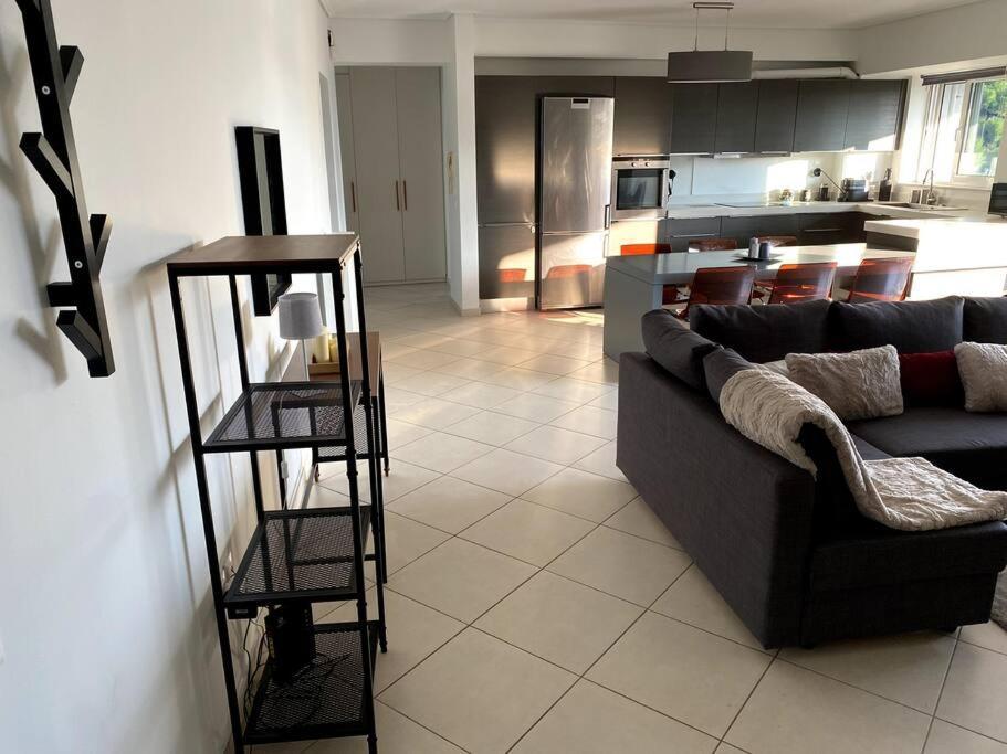 Spacious And Sunkissed 3br & 2 Bathrooms * Athènes